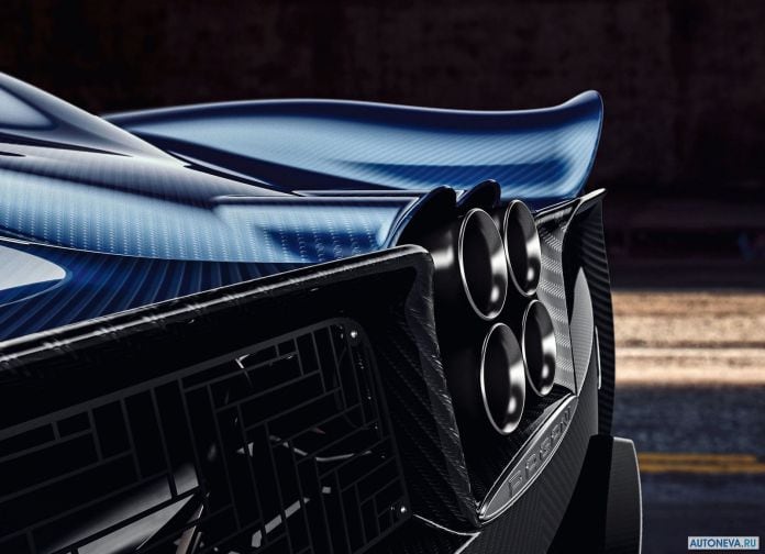 2017 Pagani Huayra Roadster - фотография 18 из 21