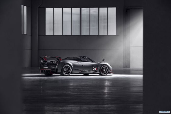 2020 Pagani Huayra BC Roadster - фотография 11 из 20