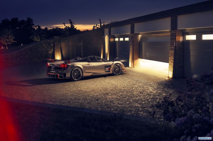 2020 Pagani Huayra BC Roadster - фотография 13 из 20