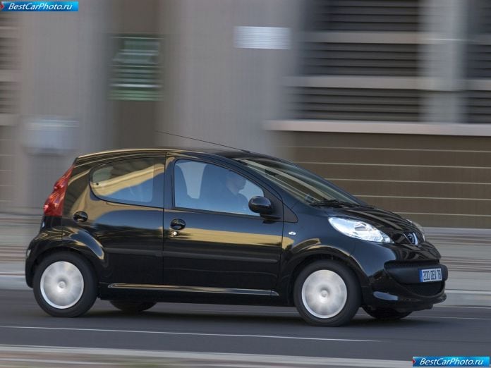2005 Peugeot 107 - фотография 34 из 71