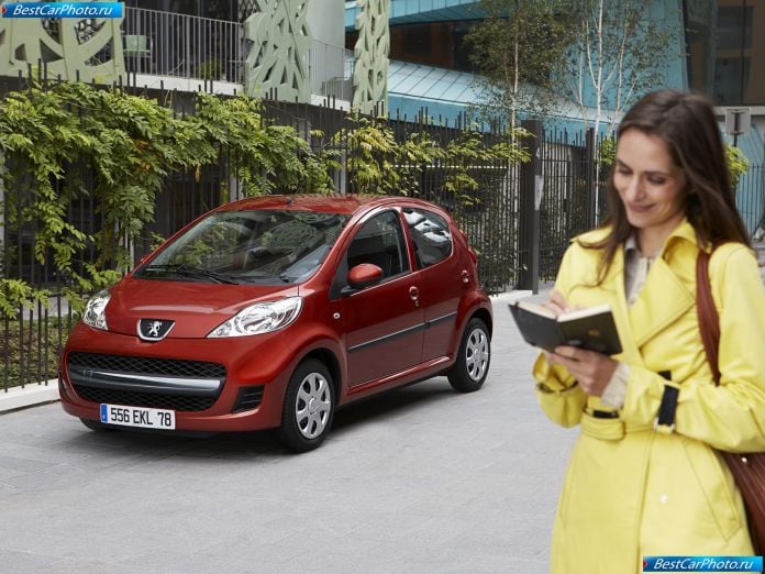 2009 Peugeot 107 - фотография 10 из 32 2009 Peugeot 107 - фотография 10 из 32