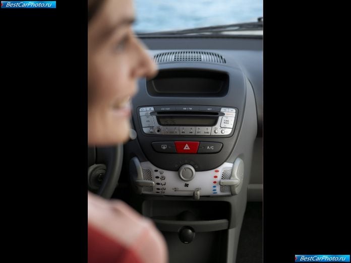 2009 Peugeot 107 - фотография 32 из 32 2009 Peugeot 107 - фотография 32 из 32
