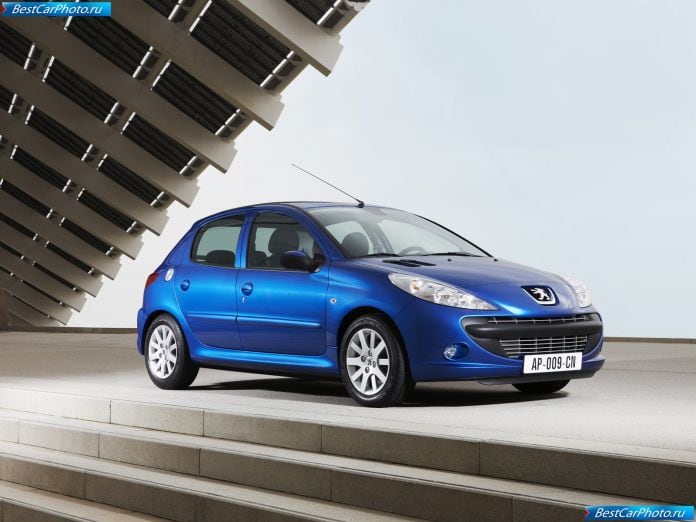 2009 Peugeot 206 Plus - фотография 1 из 27