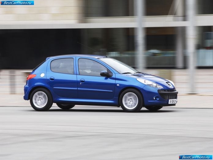 2009 Peugeot 206 Plus - фотография 7 из 27
