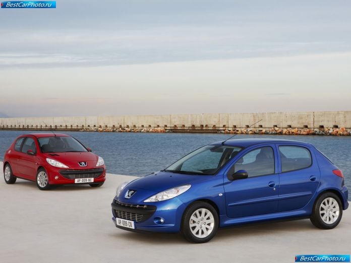 2009 Peugeot 206 Plus - фотография 8 из 27 2009 Peugeot 206 Plus - фотография 8 из 27