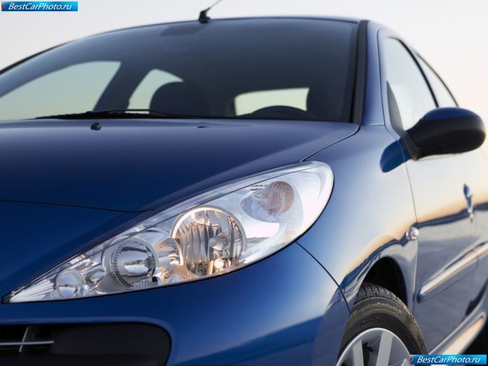 2009 Peugeot 206 Plus - фотография 22 из 27 2009 Peugeot 206 Plus - фотография 22 из 27