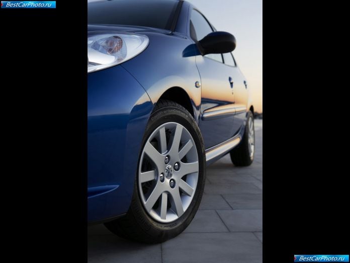 2009 Peugeot 206 Plus - фотография 26 из 27 2009 Peugeot 206 Plus - фотография 26 из 27