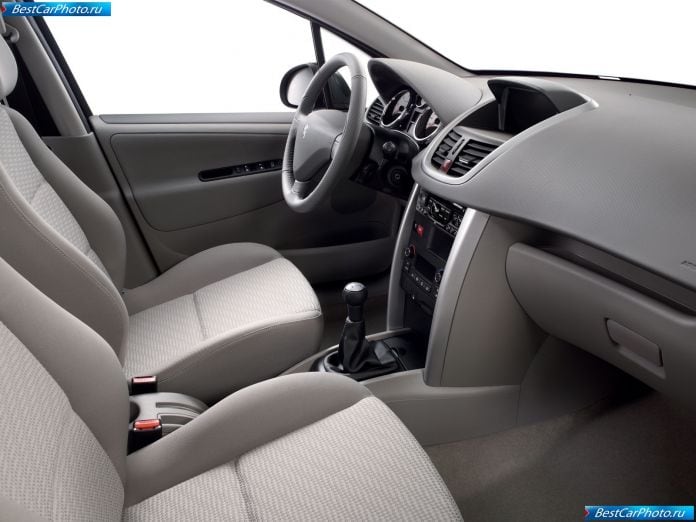 2010 Peugeot 207 - фотография 19 из 32 2010 Peugeot 207 - фотография 19 из 32