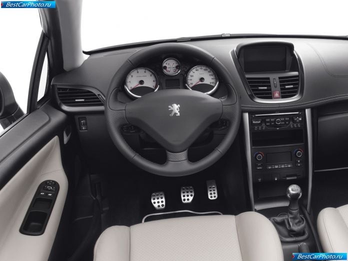 2010 Peugeot 207 Cc - фотография 15 из 20