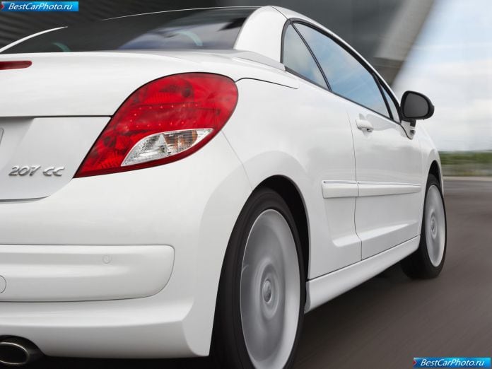 2010 Peugeot 207 Cc - фотография 18 из 20 2010 Peugeot 207 Cc - фотография 18 из 20