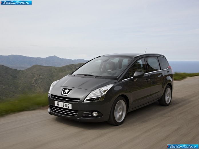 2010 Peugeot 5008 - фотография 1 из 80