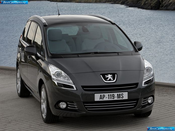 2010 Peugeot 5008 - фотография 5 из 80 2010 Peugeot 5008 - фотография 5 из 80