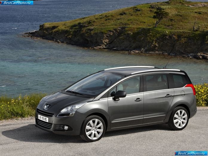 2010 Peugeot 5008 - фотография 7 из 80 2010 Peugeot 5008 - фотография 7 из 80