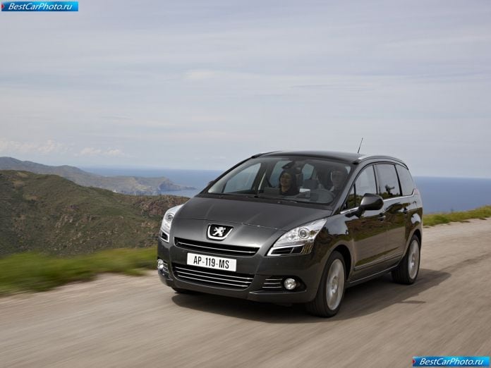 2010 Peugeot 5008 - фотография 12 из 80 2010 Peugeot 5008 - фотография 12 из 80