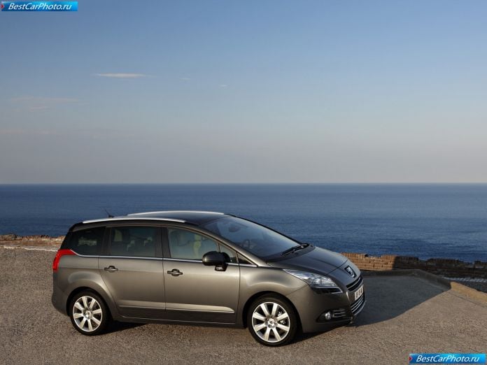 2010 Peugeot 5008 - фотография 13 из 80 2010 Peugeot 5008 - фотография 13 из 80