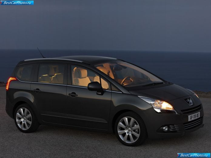 2010 Peugeot 5008 - фотография 14 из 80 2010 Peugeot 5008 - фотография 14 из 80