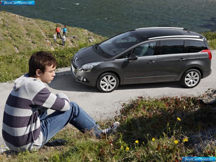 2010 Peugeot 5008 - фотография 17 из 80 2010 Peugeot 5008 - фотография 17 из 80
