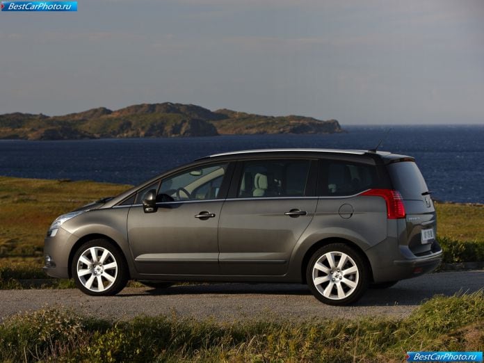 2010 Peugeot 5008 - фотография 21 из 80 2010 Peugeot 5008 - фотография 21 из 80