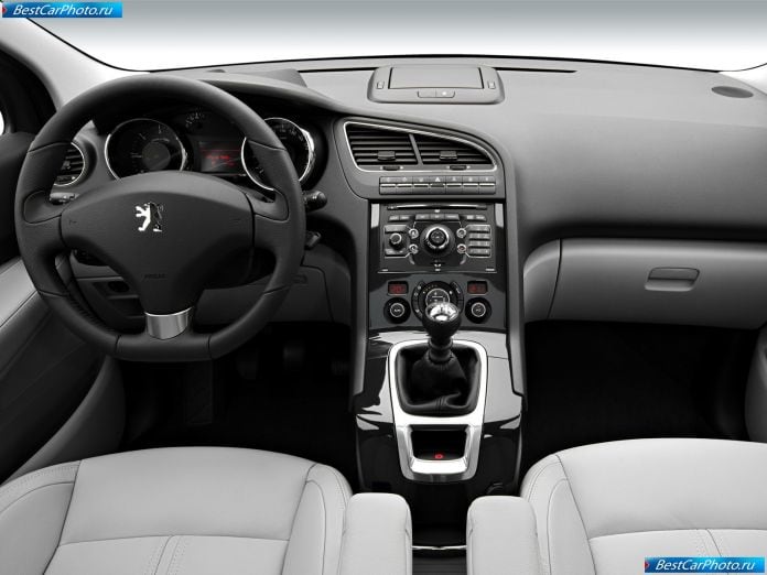 2010 Peugeot 5008 - фотография 32 из 80 2010 Peugeot 5008 - фотография 32 из 80