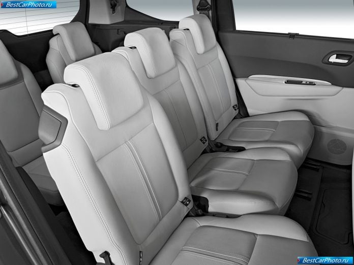 2010 Peugeot 5008 - фотография 38 из 80 2010 Peugeot 5008 - фотография 38 из 80