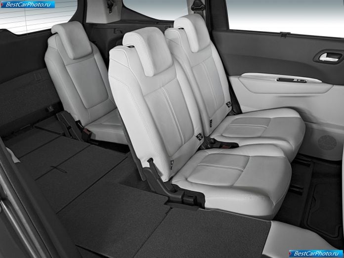 2010 Peugeot 5008 - фотография 41 из 80 2010 Peugeot 5008 - фотография 41 из 80