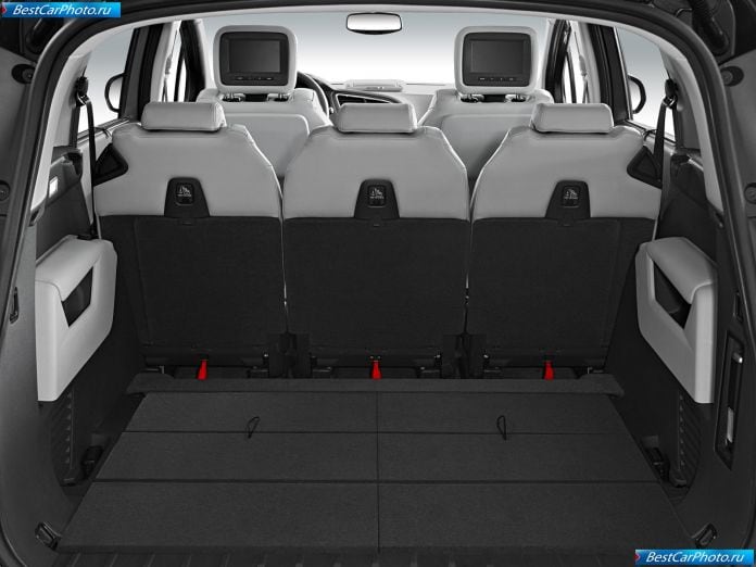 2010 Peugeot 5008 - фотография 46 из 80 2010 Peugeot 5008 - фотография 46 из 80