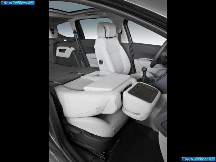 2010 Peugeot 5008 - фотография 66 из 80 2010 Peugeot 5008 - фотография 66 из 80