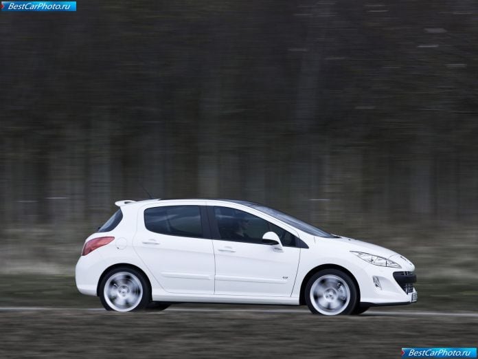 2011 Peugeot 308 Gti - фотография 6 из 14