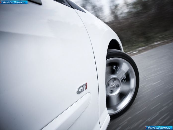 2011 Peugeot 308 Gti - фотография 12 из 14
