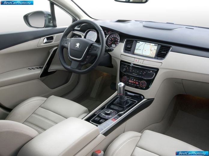 2011 Peugeot 508 Sw - фотография 15 из 41 2011 Peugeot 508 Sw - фотография 15 из 41