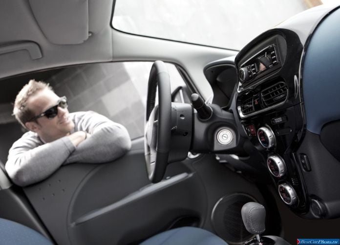 2011 Peugeot Ion - фотография 21 из 41