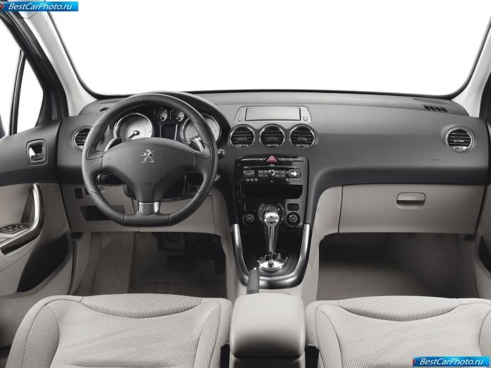 2012 Peugeot 308 - фотография 9 из 18