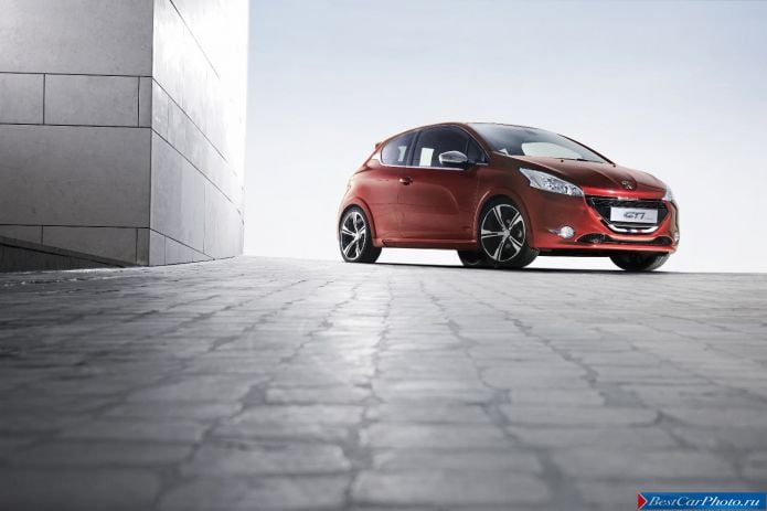 2013 Peugeot 208 GTI Concept - фотография 4 из 12 2013 Peugeot 208 GTI Concept - фотография 4 из 12
