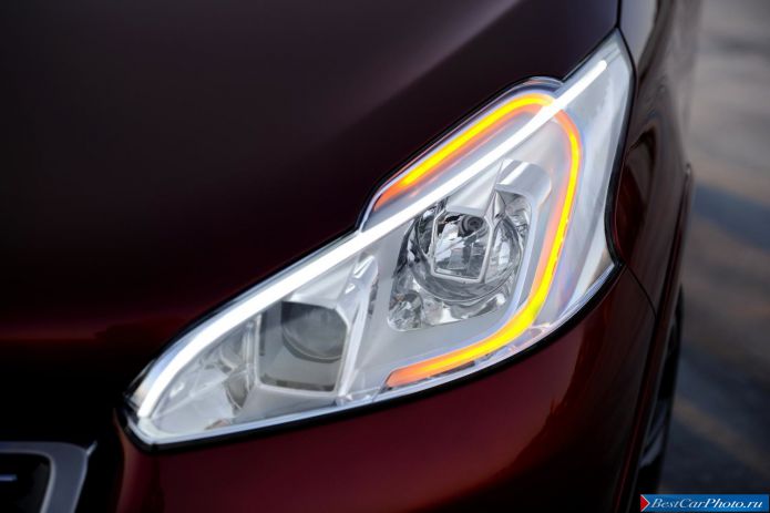2013 Peugeot 208 GTI Concept - фотография 9 из 12 2013 Peugeot 208 GTI Concept - фотография 9 из 12