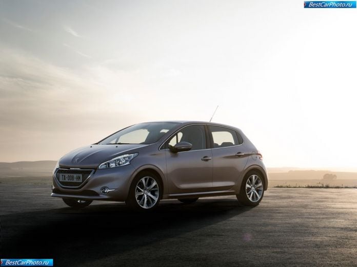 2013 Peugeot 208 - фотография 1 из 79