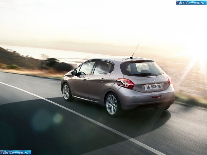 2013 Peugeot 208 - фотография 3 из 79
