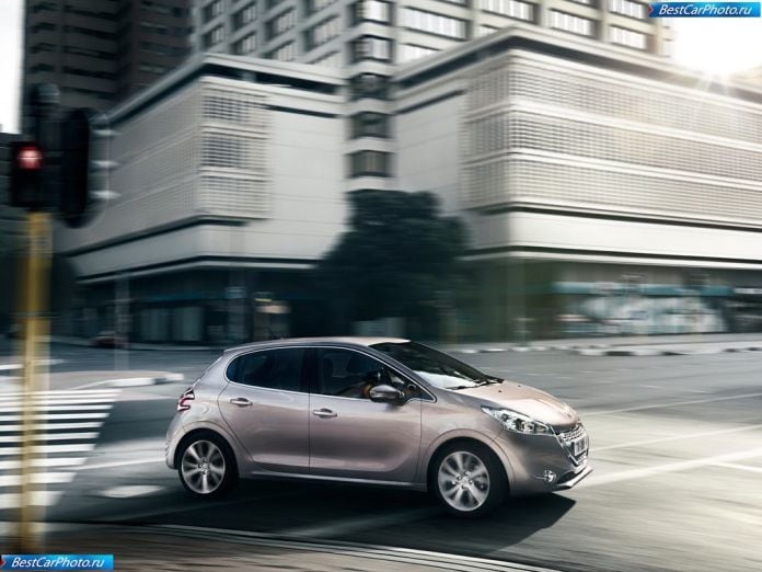 2013 Peugeot 208 - фотография 11 из 79 2013 Peugeot 208 - фотография 11 из 79