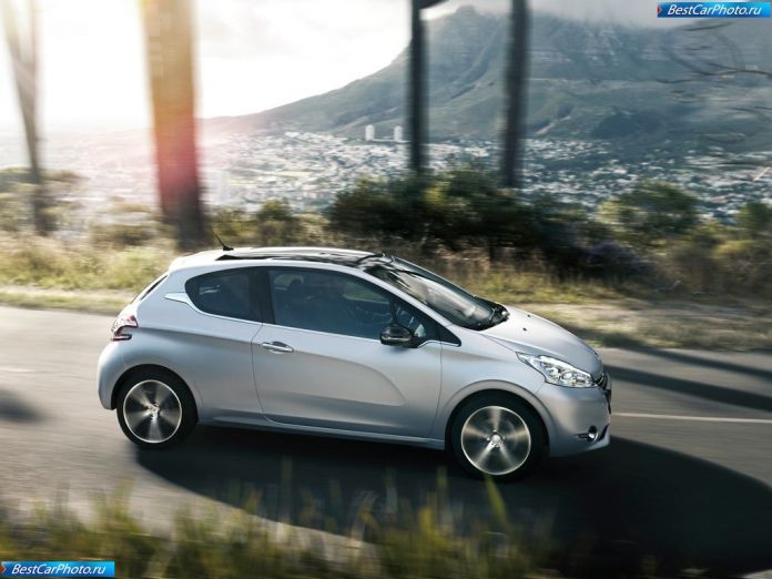 2013 Peugeot 208 - фотография 12 из 79 2013 Peugeot 208 - фотография 12 из 79