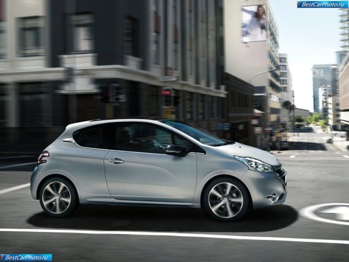 2013 Peugeot 208 - фотография 13 из 79