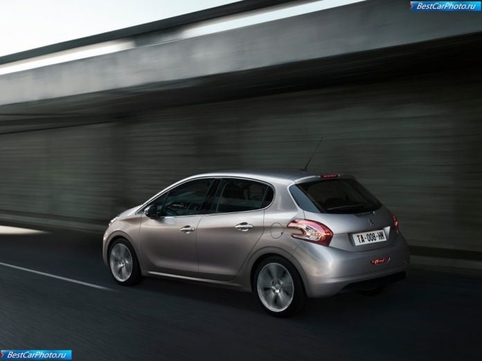 2013 Peugeot 208 - фотография 17 из 79