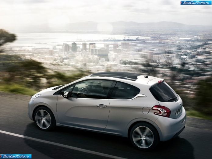2013 Peugeot 208 - фотография 19 из 79 2013 Peugeot 208 - фотография 19 из 79