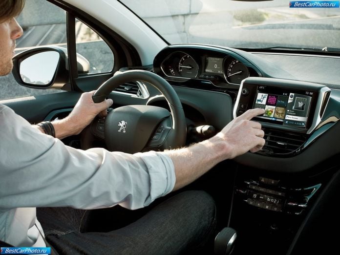 2013 Peugeot 208 - фотография 29 из 79
