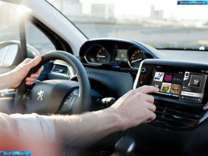 2013 Peugeot 208 - фотография 30 из 79