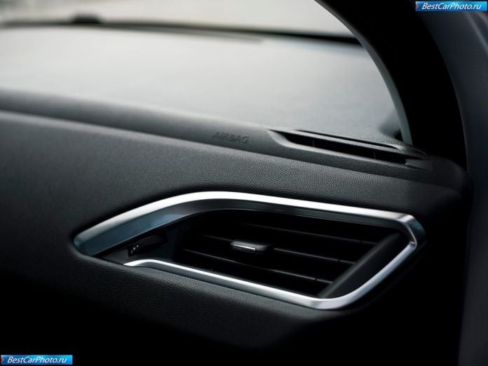 2013 Peugeot 208 - фотография 36 из 79