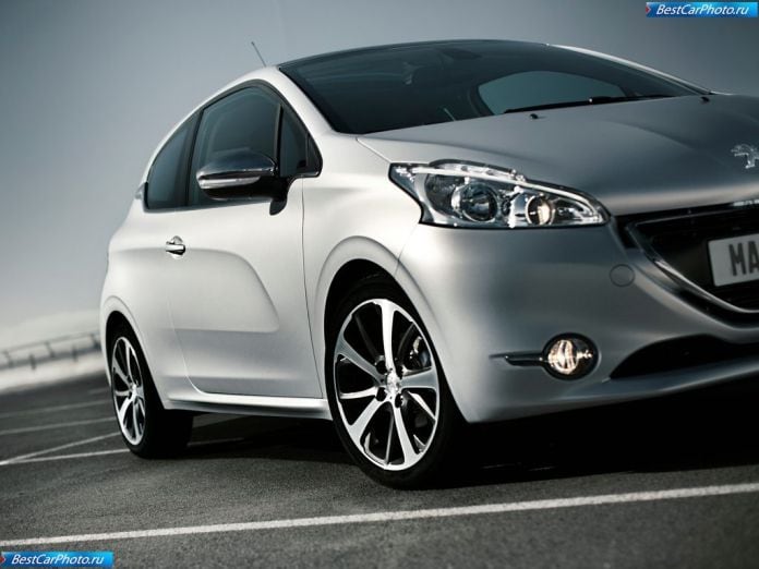 2013 Peugeot 208 - фотография 40 из 79