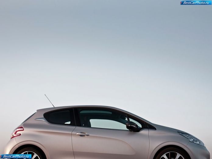 2013 Peugeot 208 - фотография 50 из 79 2013 Peugeot 208 - фотография 50 из 79