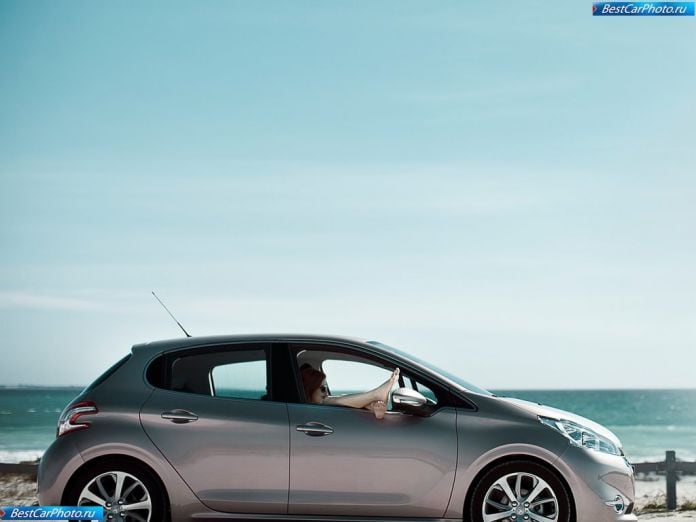 2013 Peugeot 208 - фотография 51 из 79 2013 Peugeot 208 - фотография 51 из 79