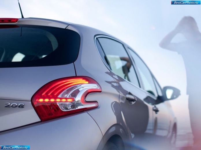 2013 Peugeot 208 - фотография 57 из 79