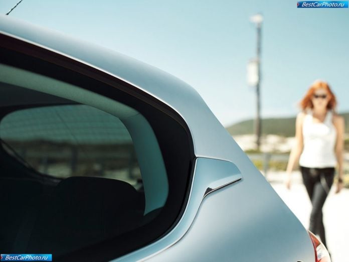 2013 Peugeot 208 - фотография 70 из 79
