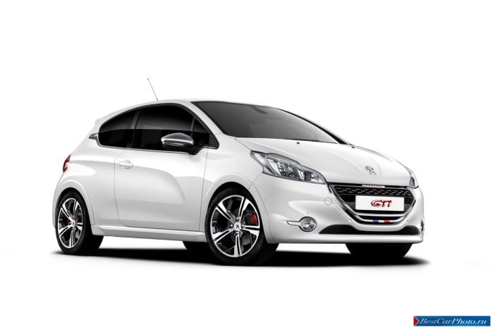 2014 Peugeot 208 GTI - фотография 3 из 18